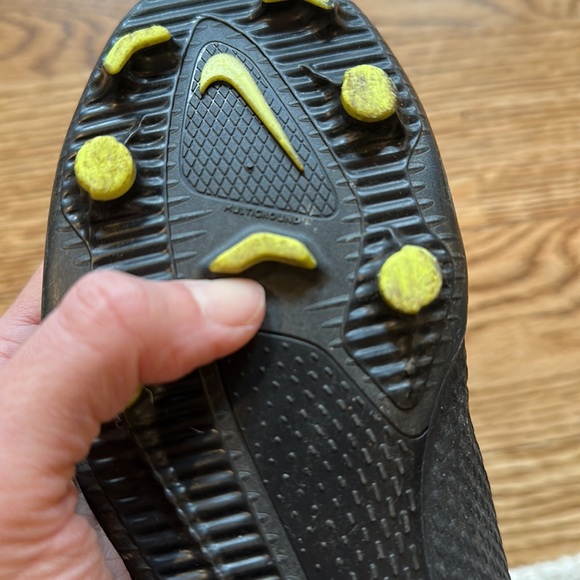 Nike Phantom Soccer Cleats - Picture 9 of 9